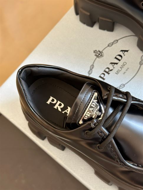 PRADA MONOLITH BRUSHED LEATHER LACE-UP SHOES – PRS059