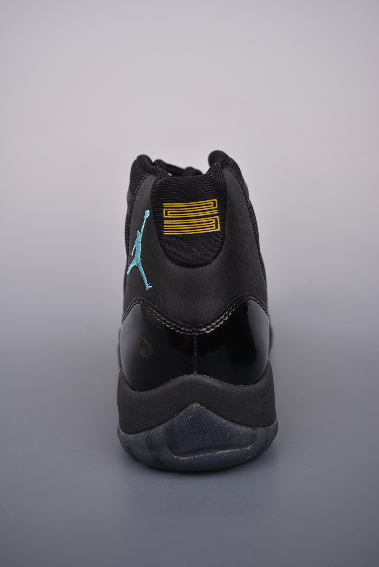 Air Jordan 11 Retro Gamma Blue