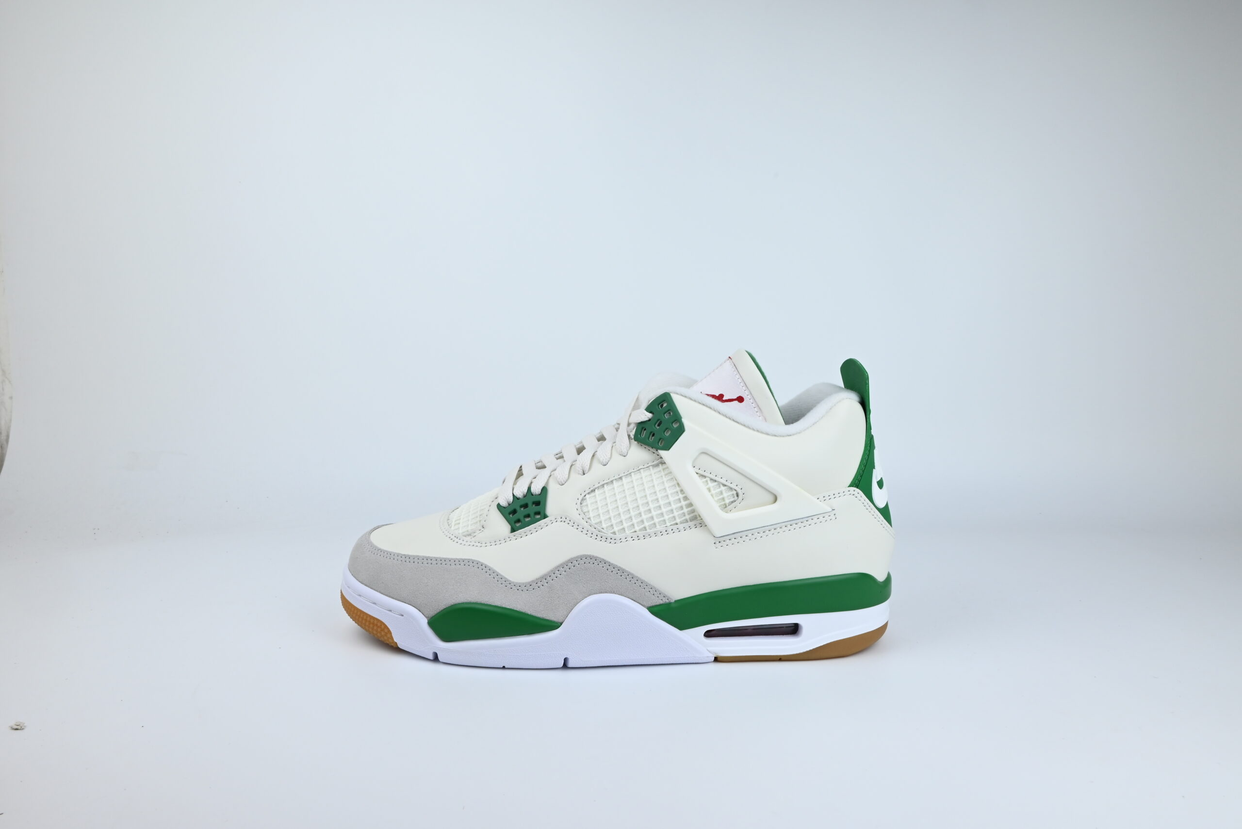 Air Jordan 4 Retro SB Pine Green
