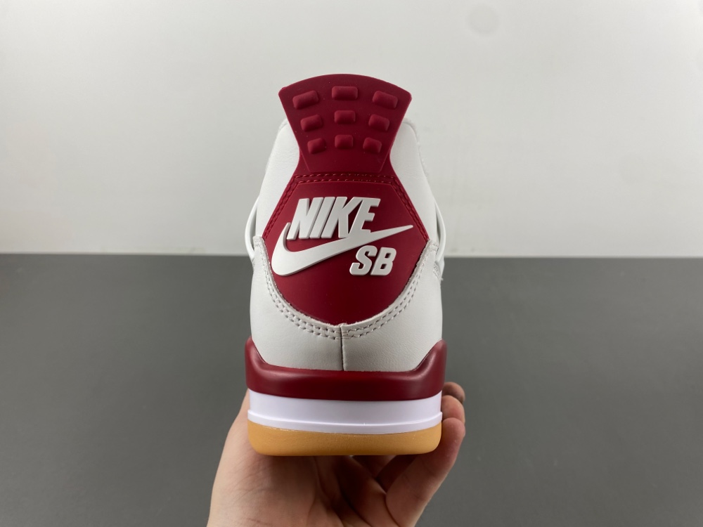 Jordan 4 Retro SB Varsity Red