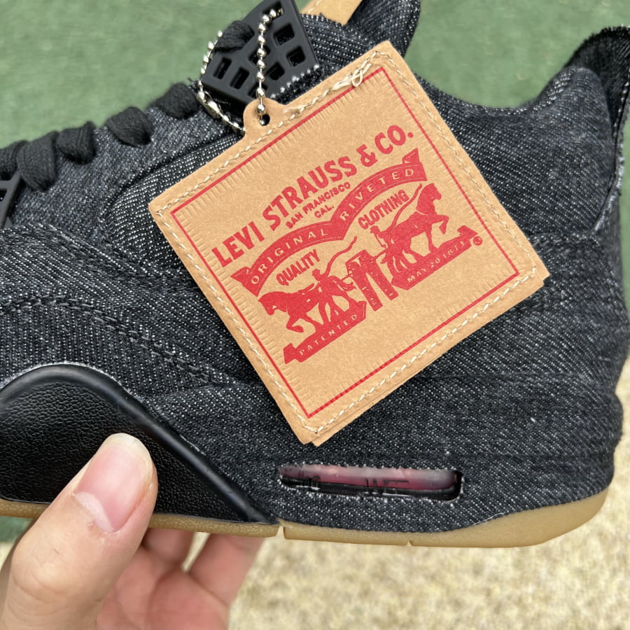 Jordan 4 Retro Levi’s Black
