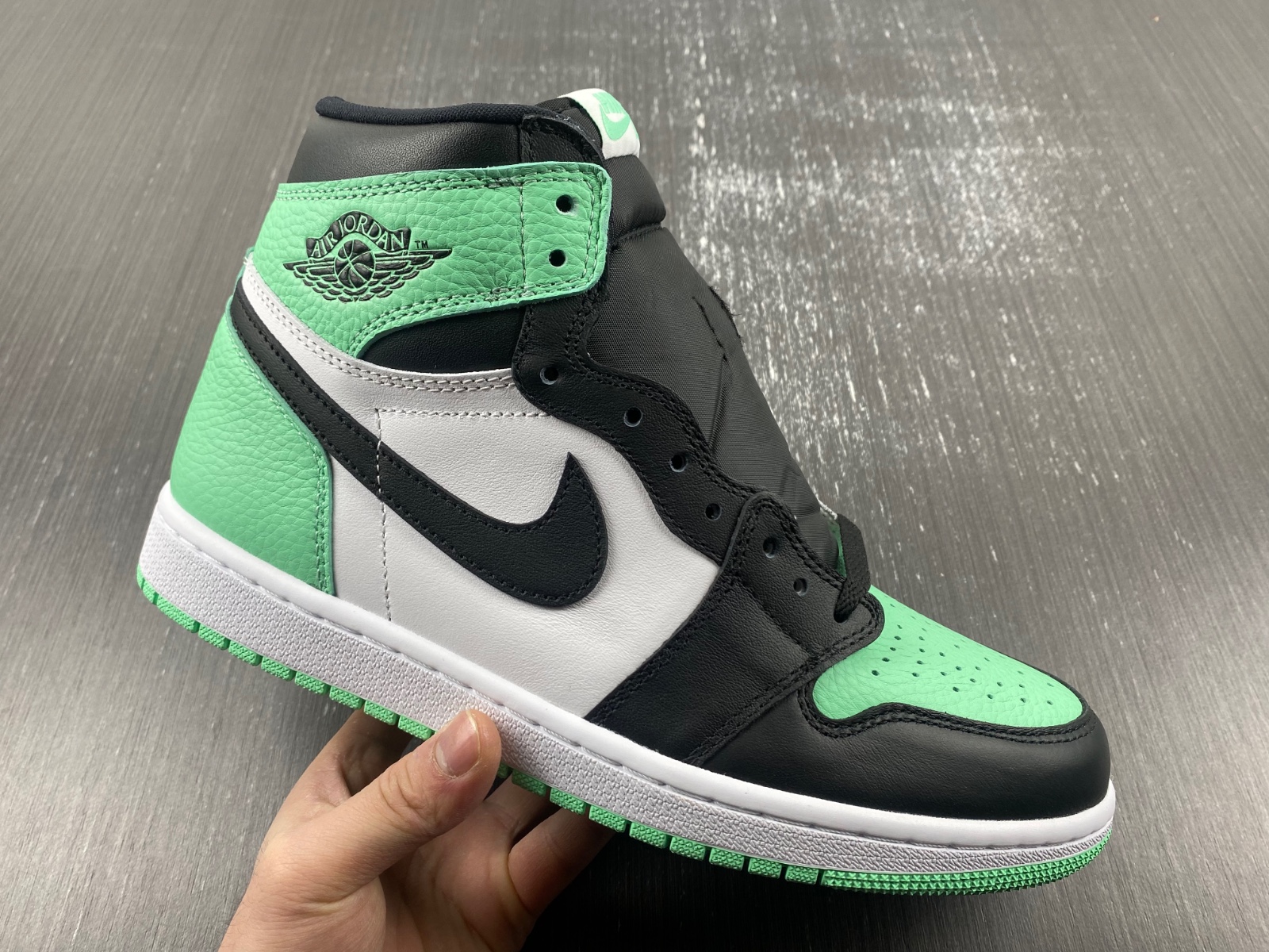 Air Jordan 1 High Green Glow