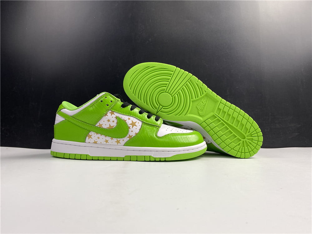 Supreme x Nike SB Dunk Low Mean Green