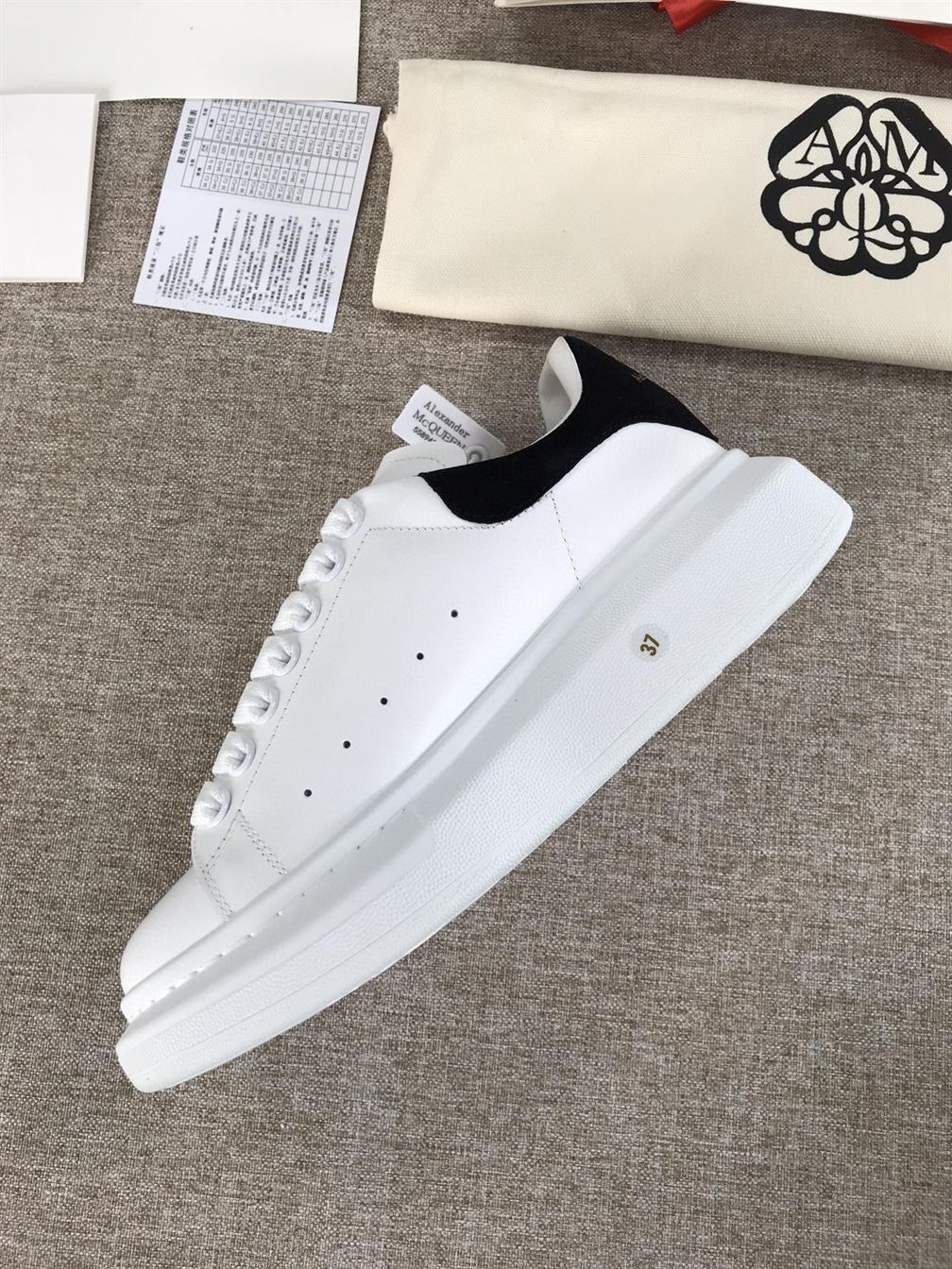 ALEXANDER MCQUEEN SNEAKER – ALD005