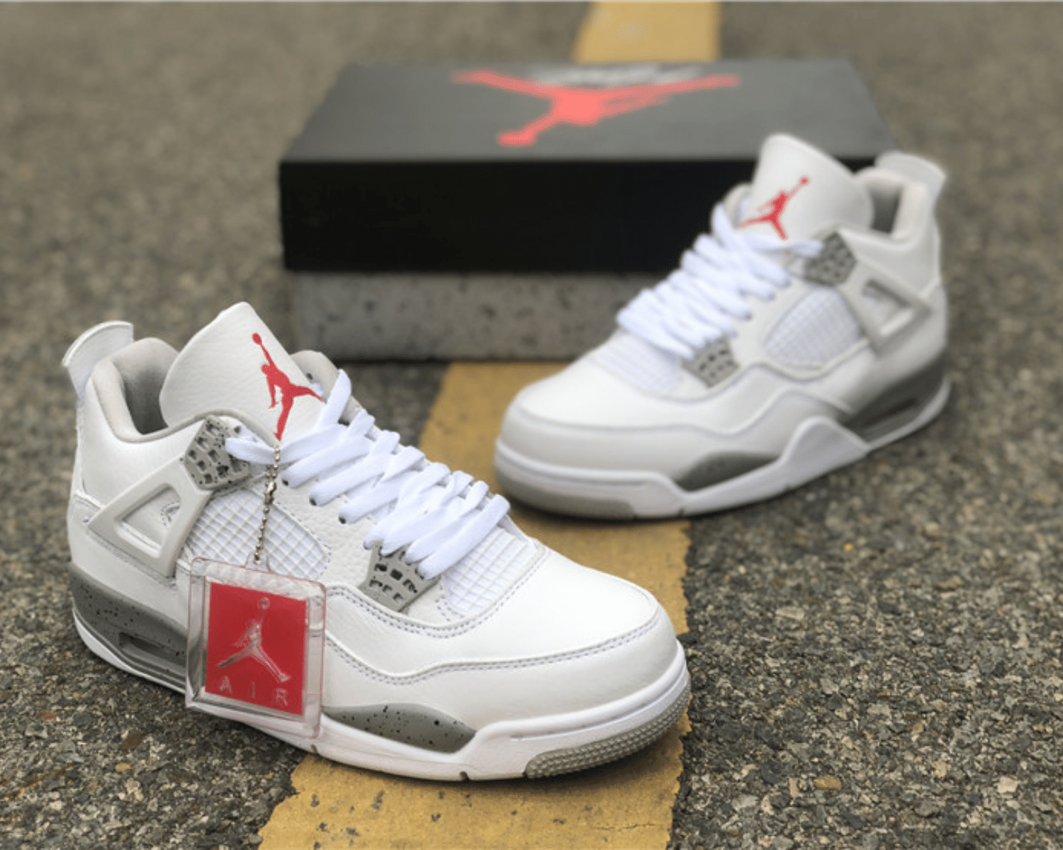 Air Jordan 4 Retro White Oreo