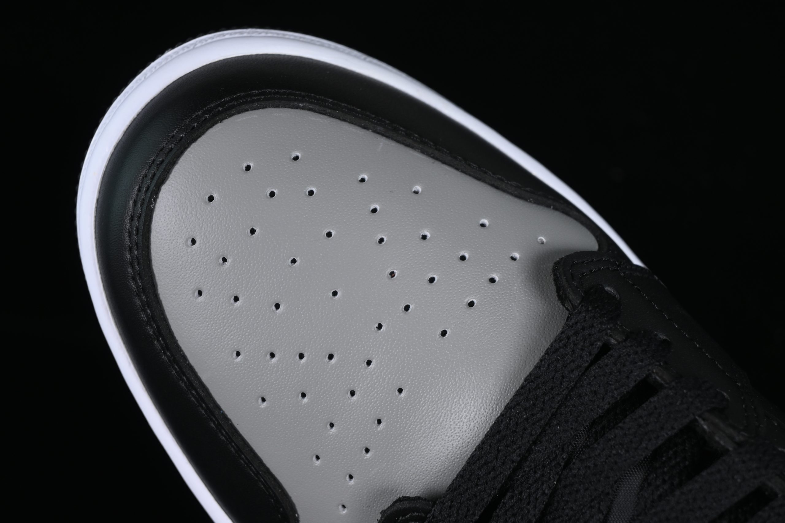 Air Jordan 1 Low OG Shadow