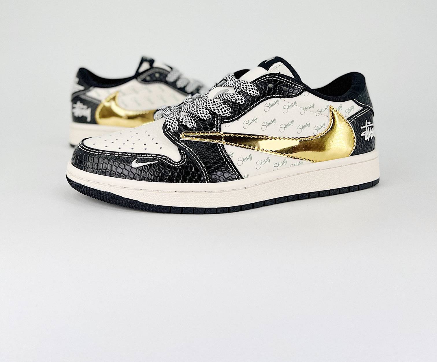 Travis Scott x Air Jordan 1 Retro Low Custom