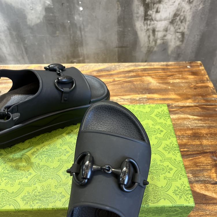 GUCCI WOMEN’S HORSEBIT FLATFORM SANDAL BLACK RUBBER – GSL016