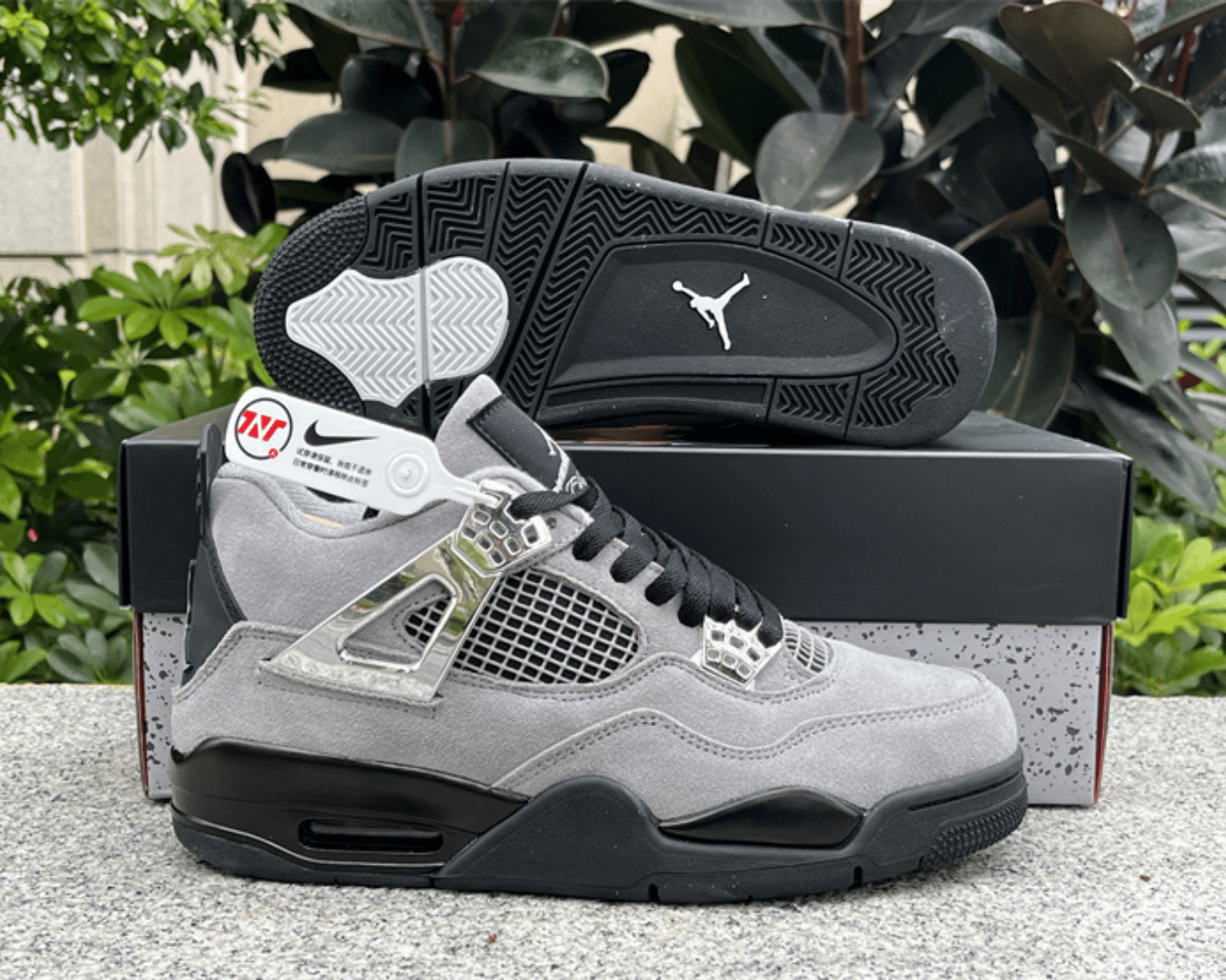 Air Jordan 4 Retro Hot Lava