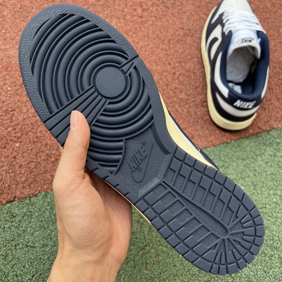 Nike Dunk Low Vintage Navy