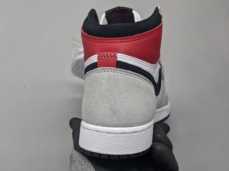 Jordan 1 Retro High Light Smoke Grey