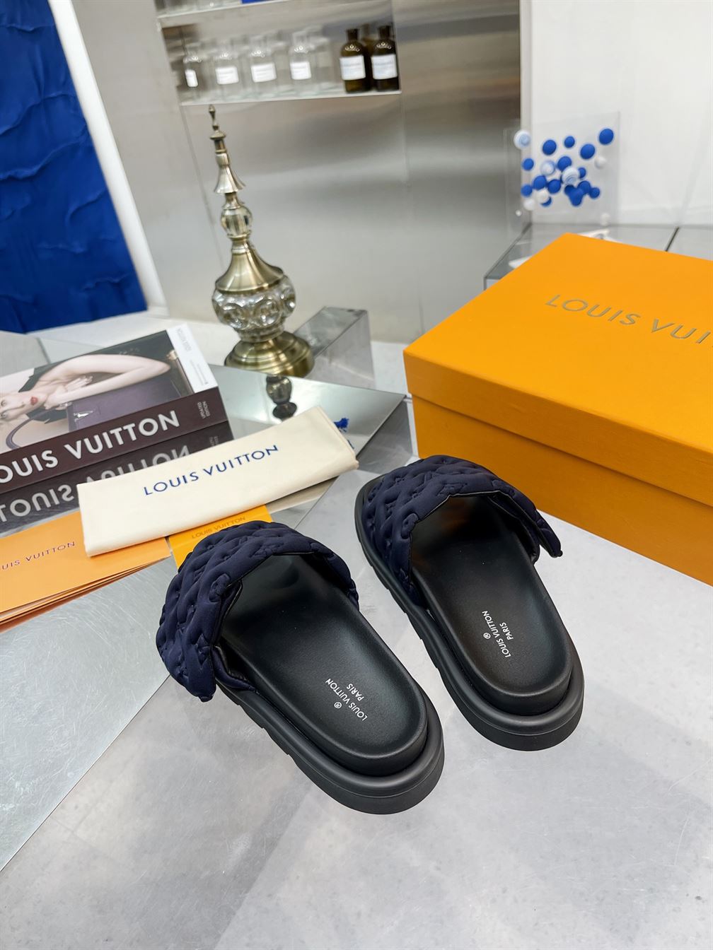 LOUIS VUITTON POOL PILLOW FLAT COMFORT MULE – LVSD050