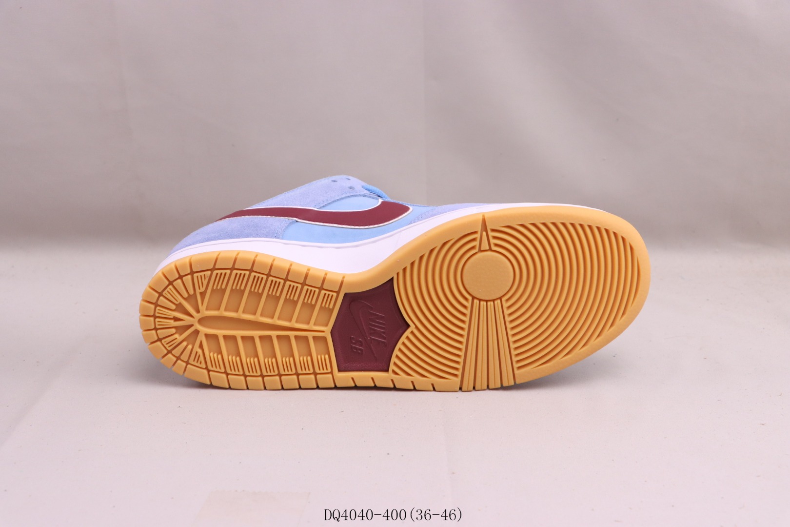 Nike SB Dunk Low Philadelphia Phillies