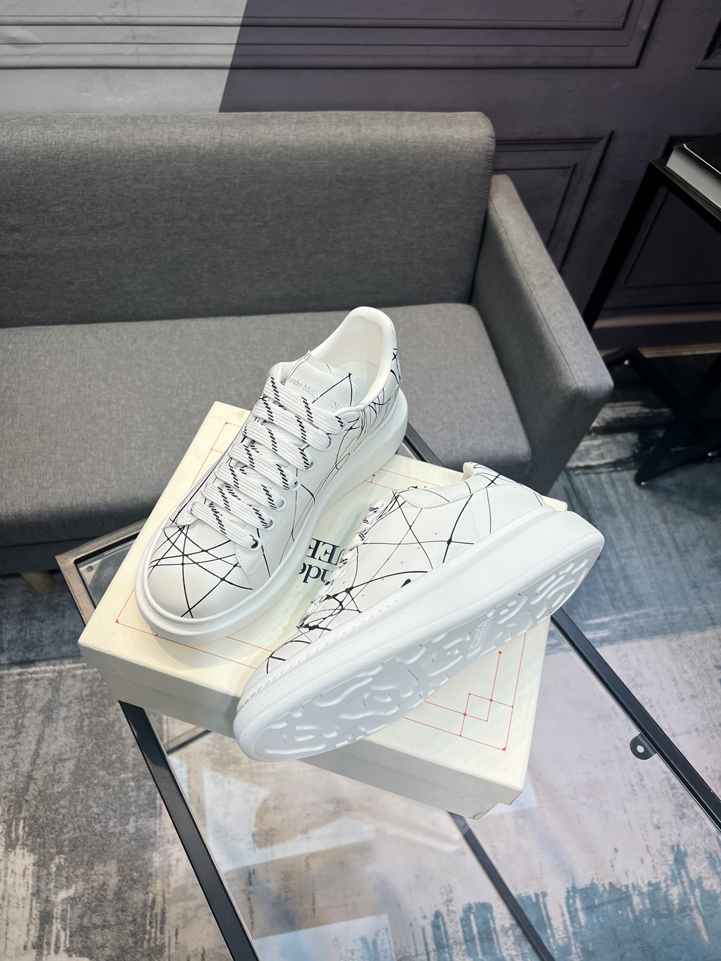 Alexander McQueen classic celebrity hit