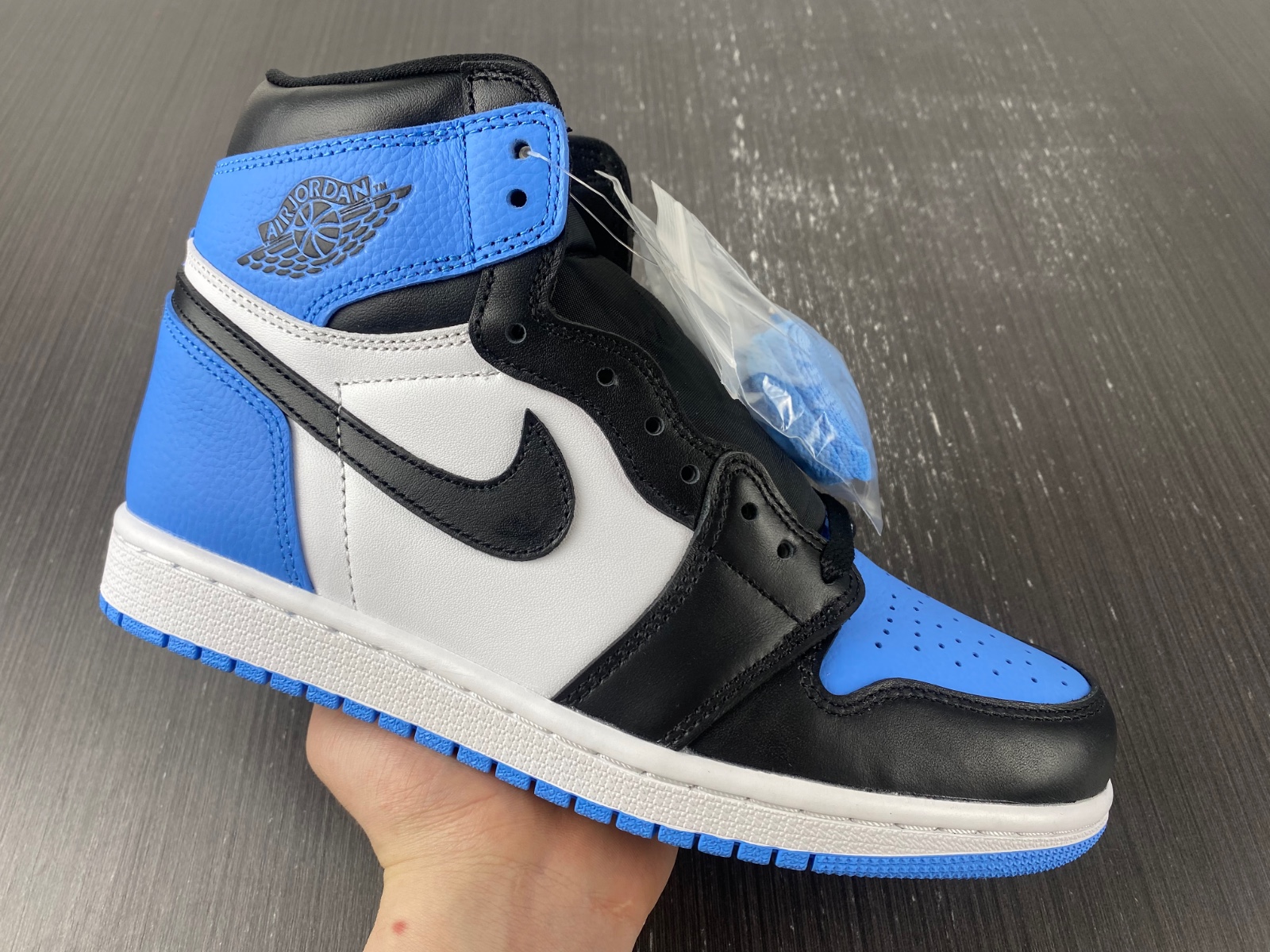 Air Jordan 1 Retro High OG ‘UNC Toe’