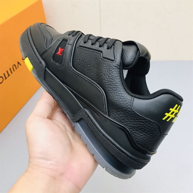 LOUIS VUITTON TRAINER SNEAKER – LVS127