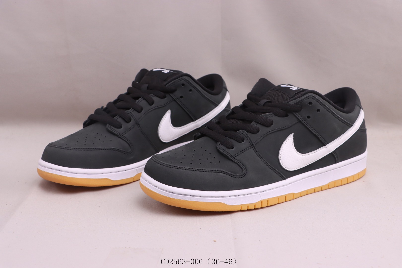 Nike SB Dunk Low Pro Black Gum