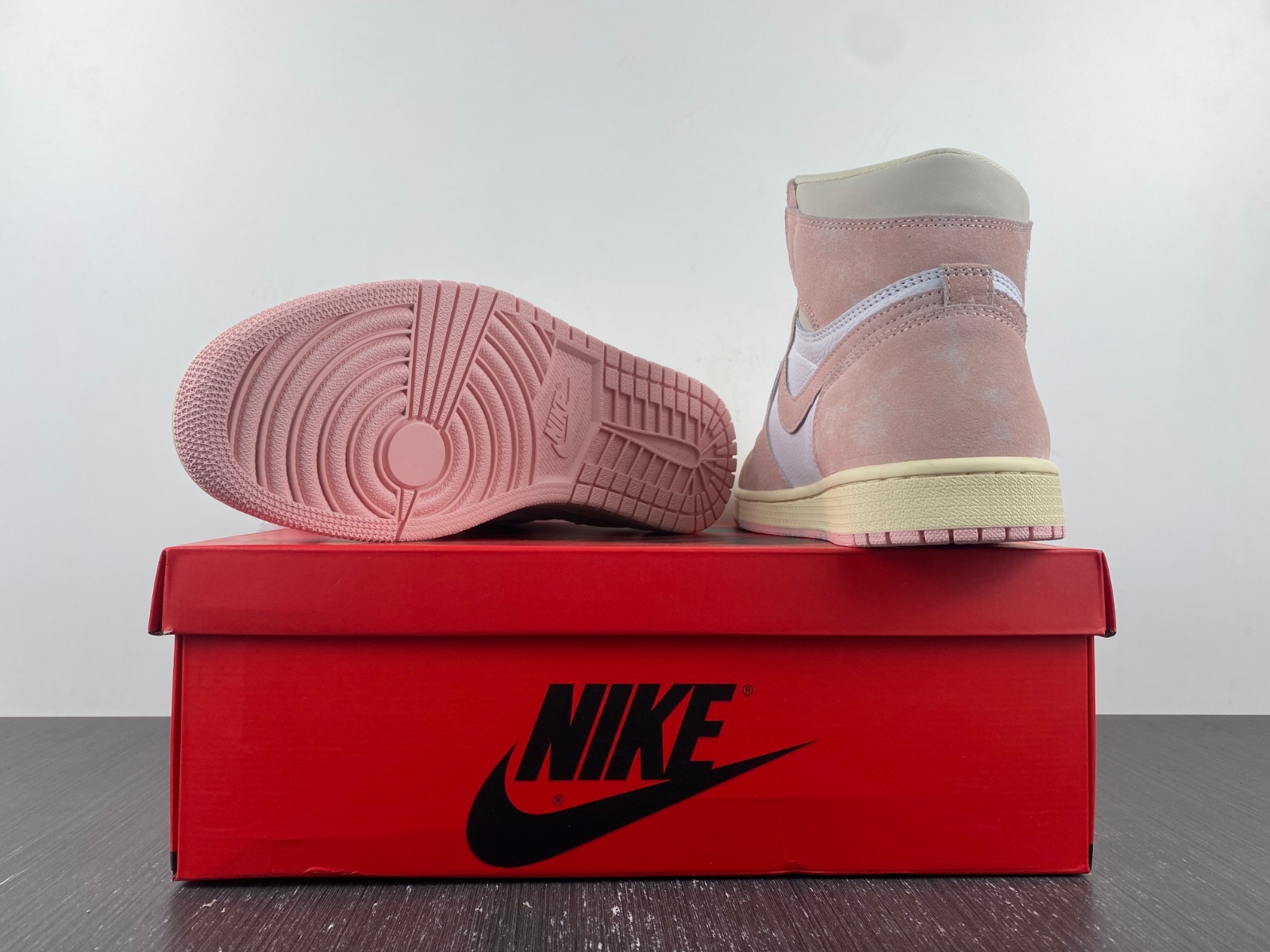 Air Jordan 1 Retro High OG “Washed Pink”