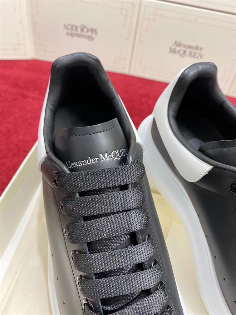 ALEXANDER MCQUEEN SNEAKER – ALD008