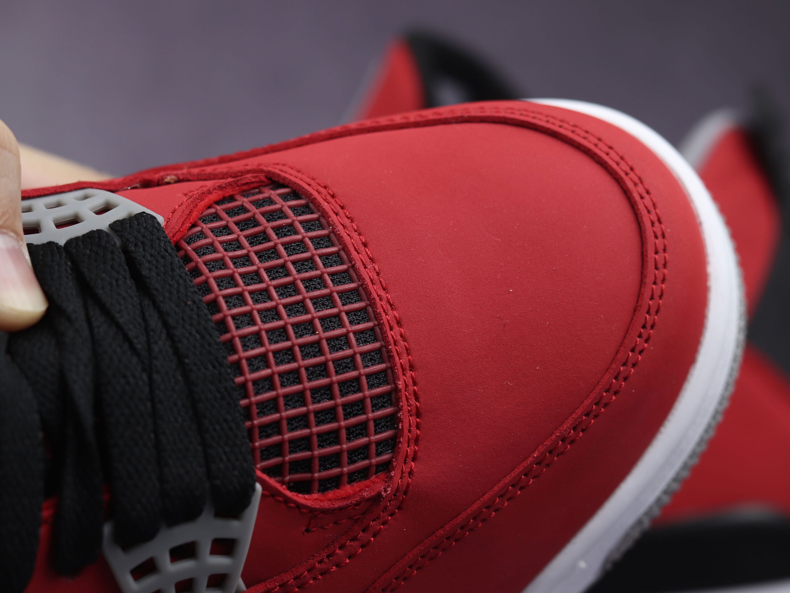 Jordan 4 Retro Toro Bravo