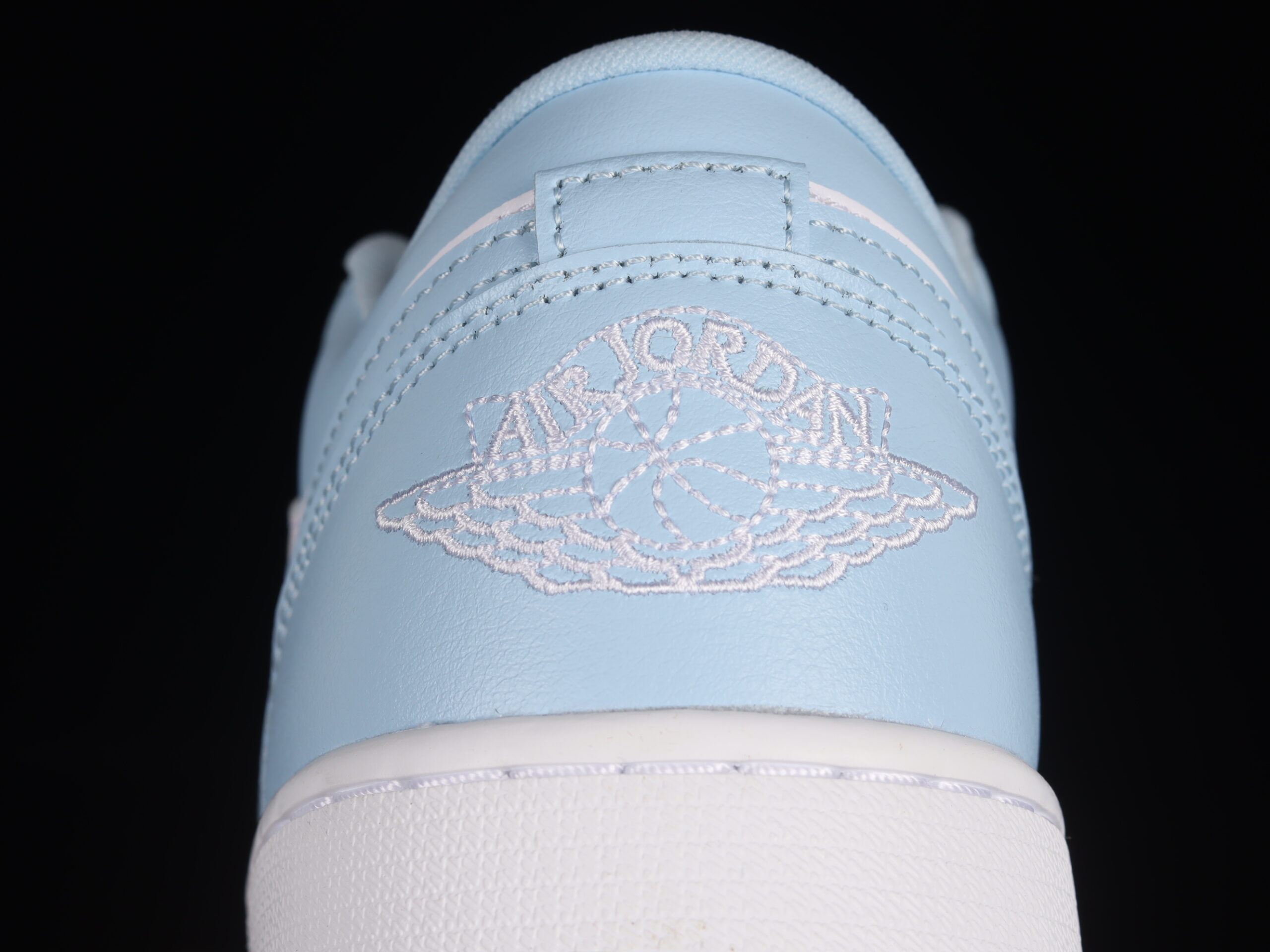 Jordan 1 Low Aluminum