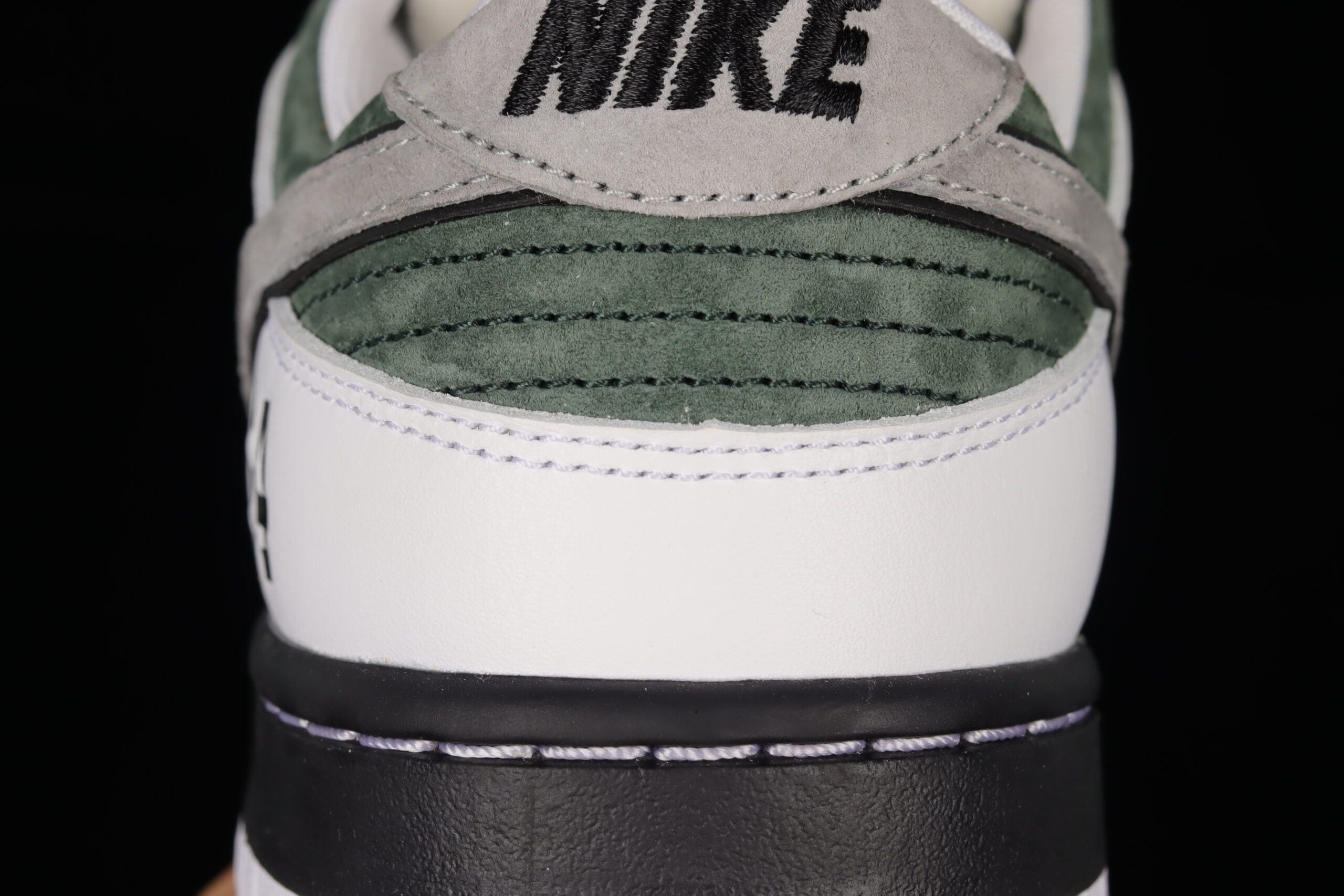 Nike SB Dunk Low Kobe White Yellow Green Black