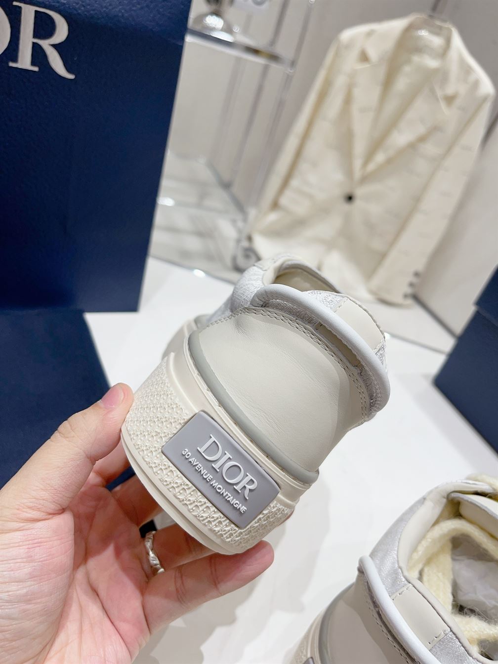 DIOR B33 SNEAKER WHITE SMOOTH CALFSKIN OBLIQUE JACQUARD – DO134