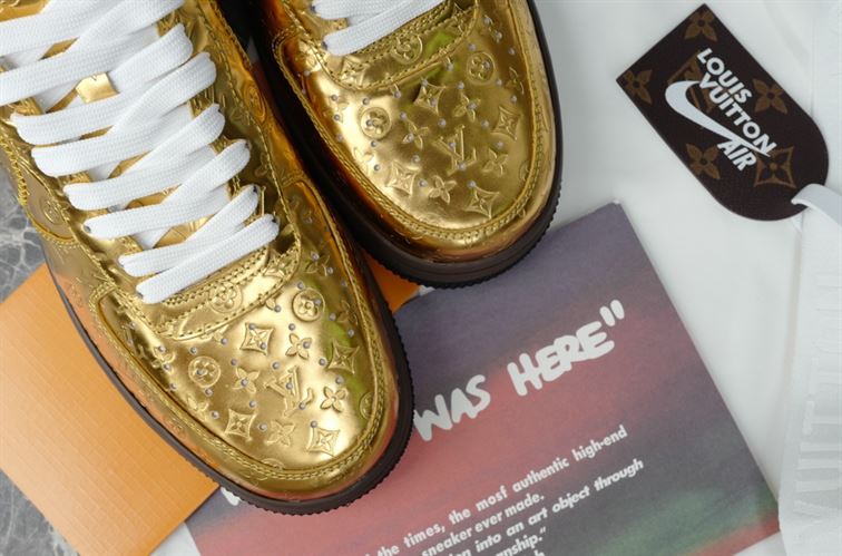 LOUIS VUITTON X NIKE AIR FORCE 1 LOW-TOP SNEAKERS IN GOLD – LVS114