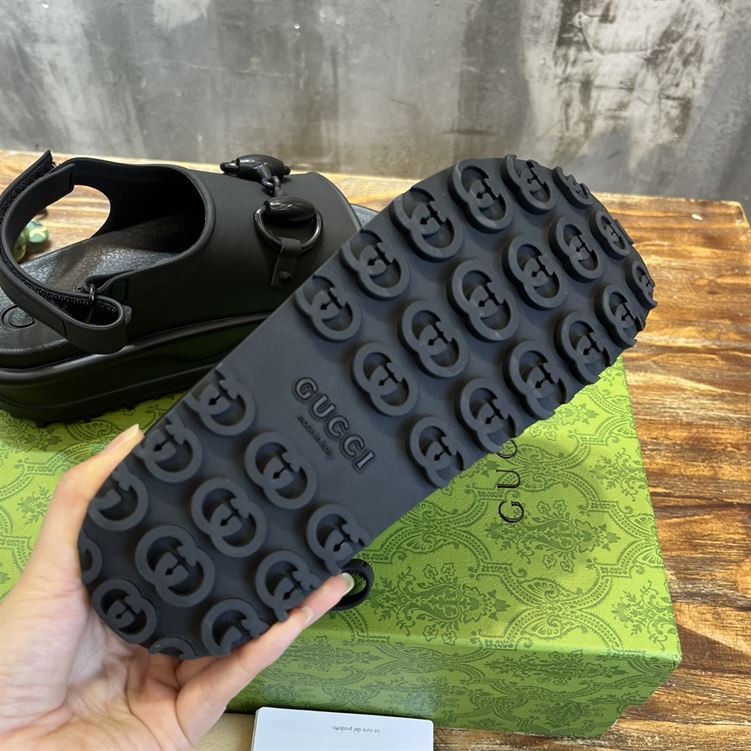 GUCCI WOMEN’S HORSEBIT FLATFORM SANDAL BLACK RUBBER – GSL016