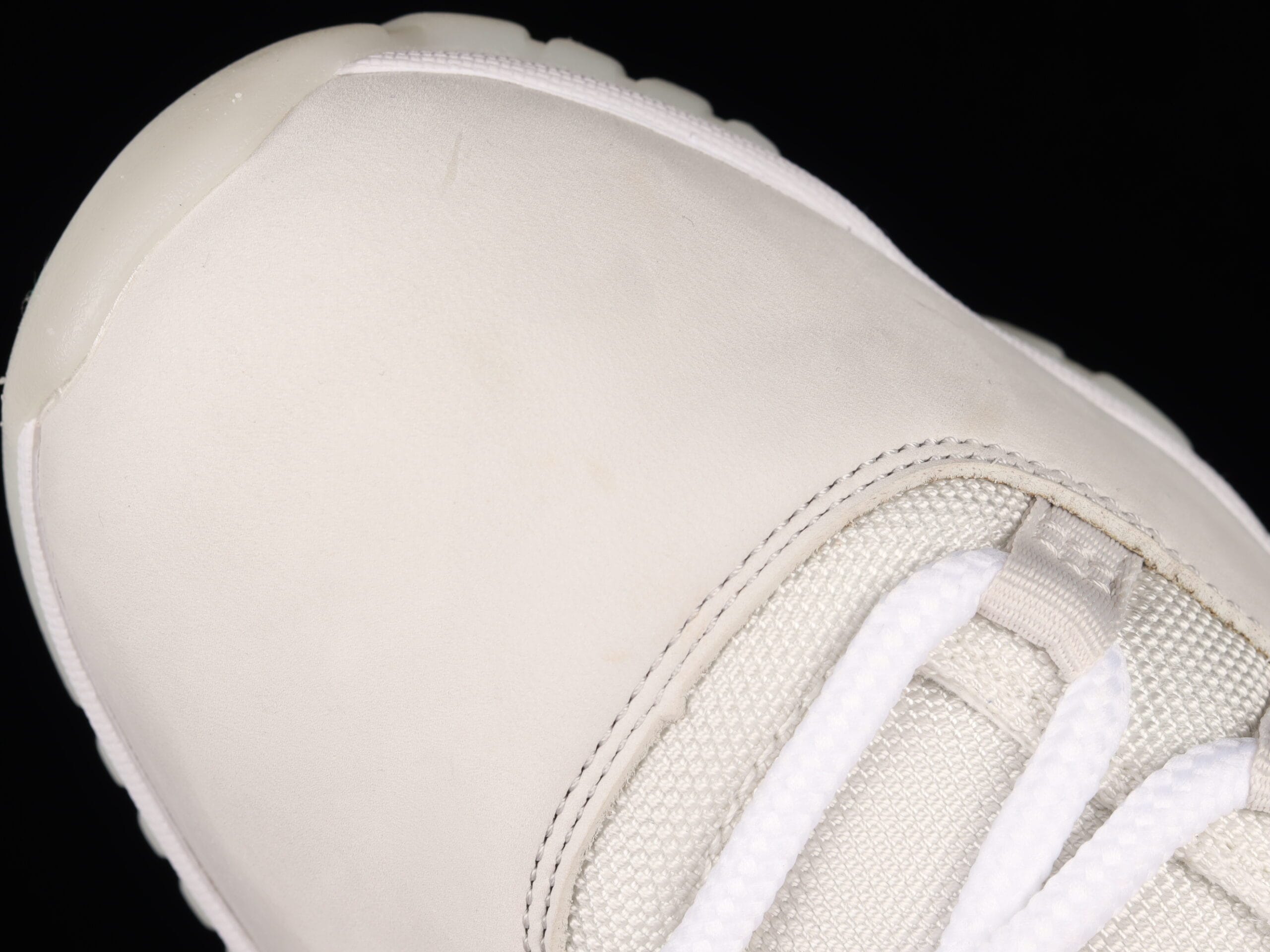 Jordan 11 Retro, Platinum Tint