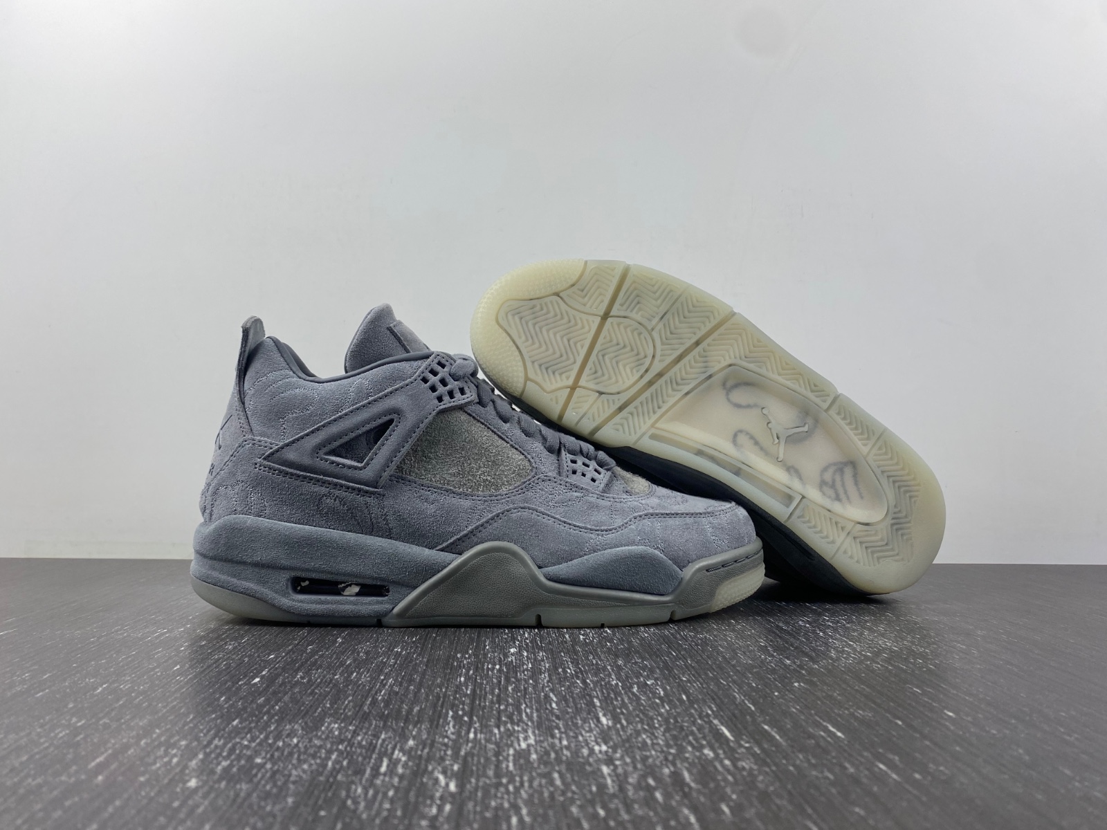 Air Jordan 4 Retro Kaws