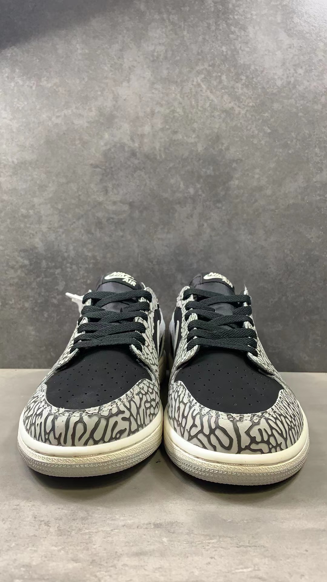 Air Jordan 1 Retro Low OG Black Cement