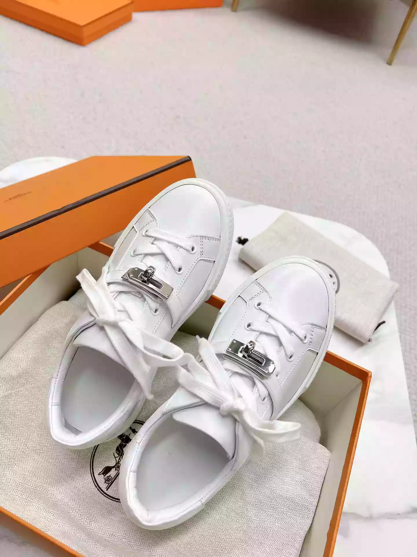 Hermes Women’s Day Sneakers in White Leather – HM065
