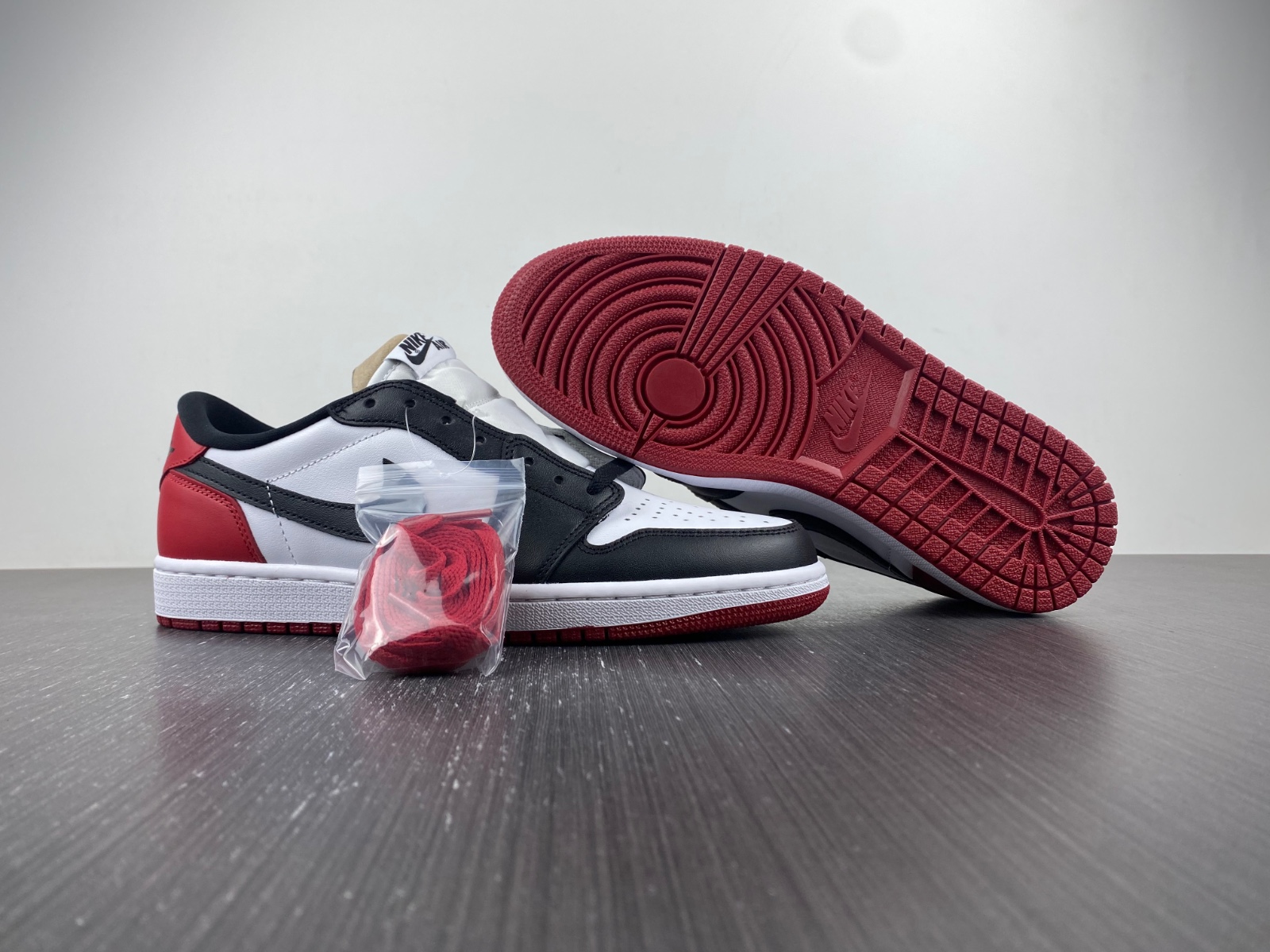 Air Jordan 1 Low OG “Black Toe”