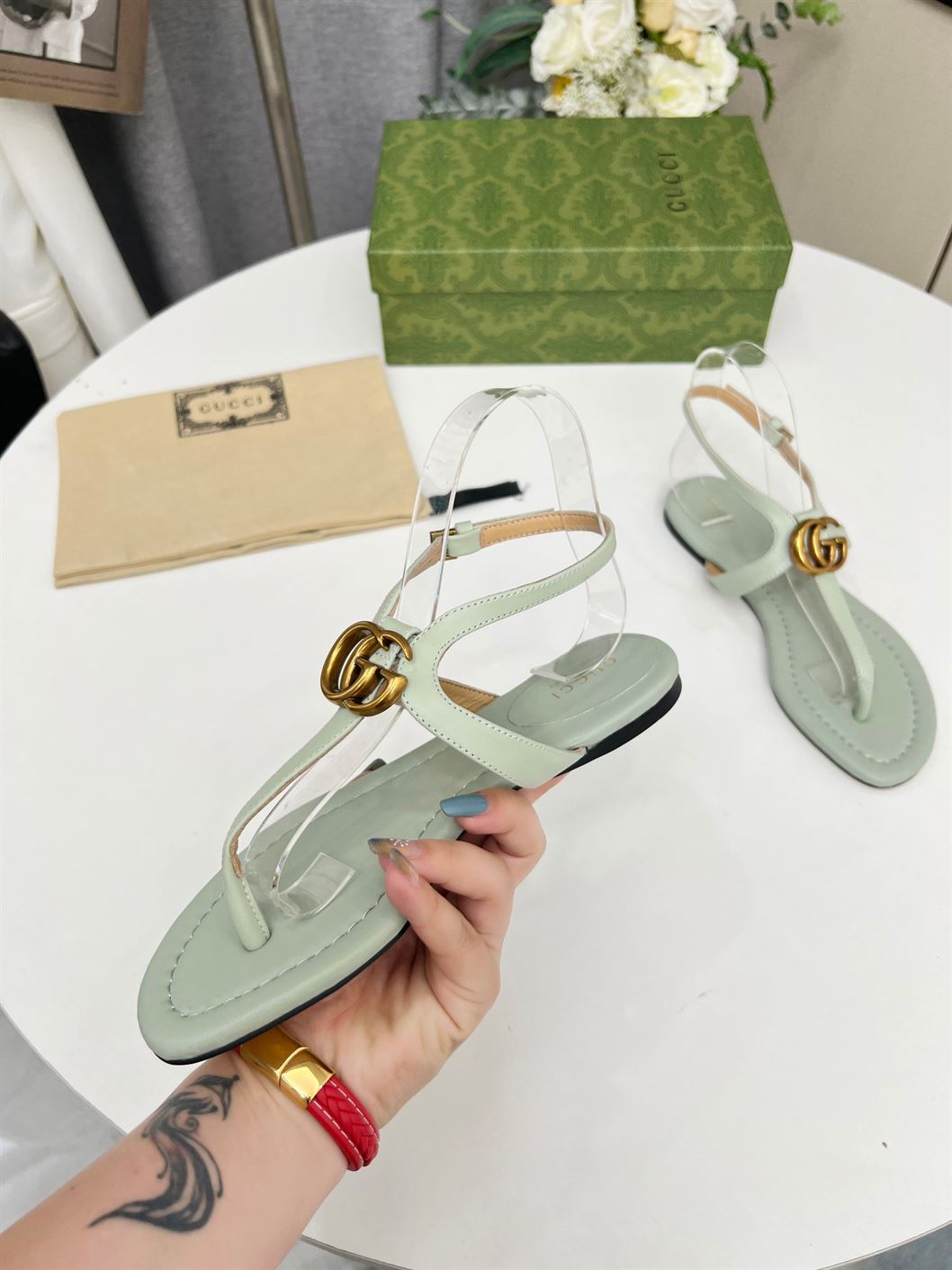 GUCCI WOMEN’S DOUBLE G THONG SANDAL LIGHT GREEN LEATHER – GSL019