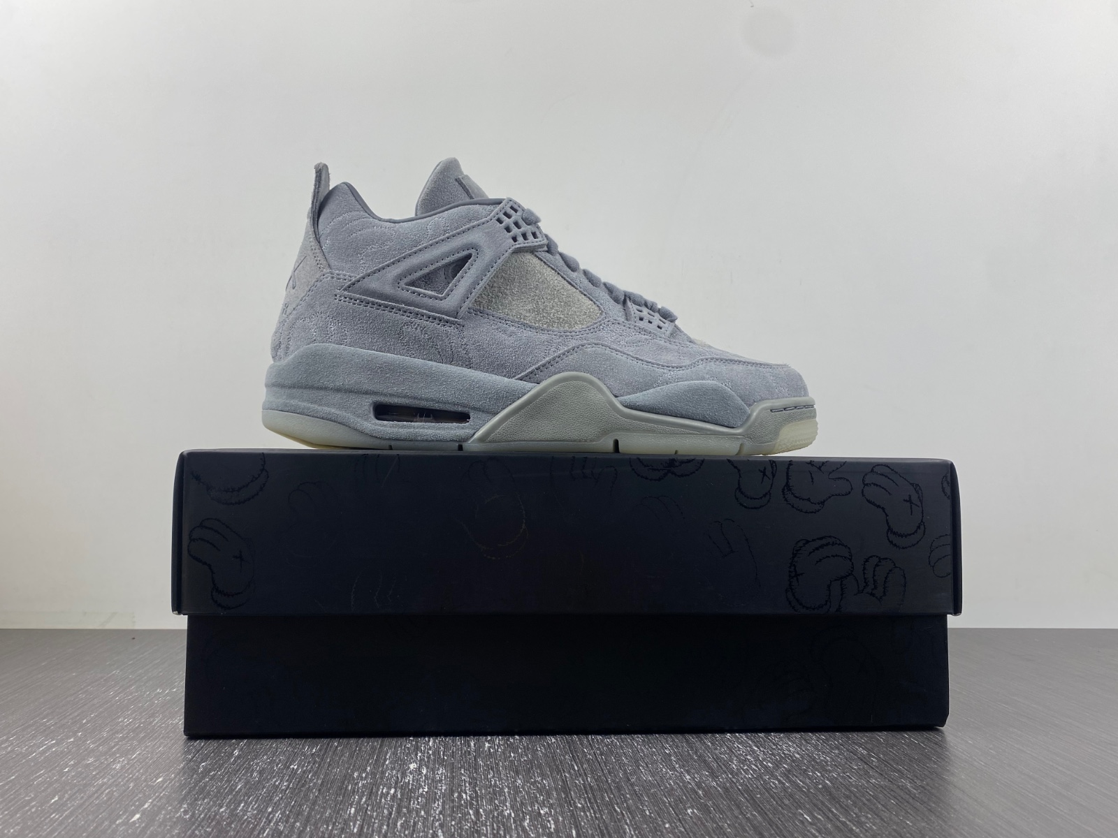 Air Jordan 4 Retro Kaws