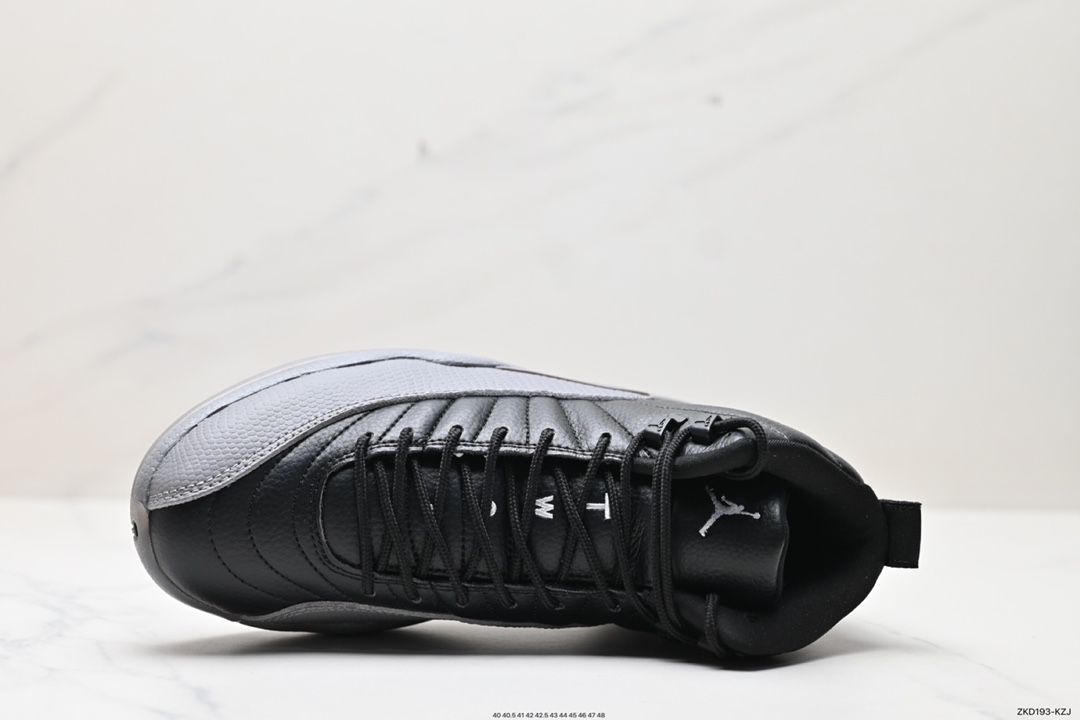 Air Jordan 12 