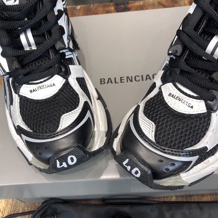 BALENCIAGA RUNNER SNEAKERS IN BLACK AND WHITE MESH AND NYLON – BLA008