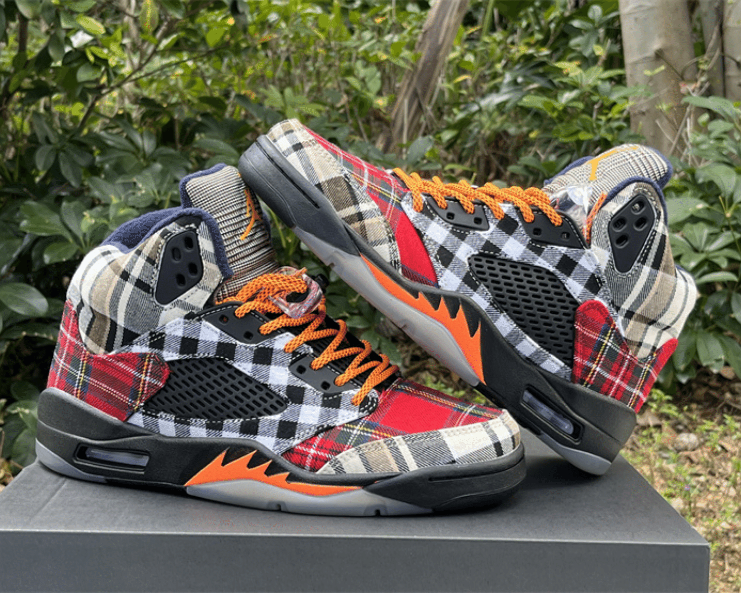 AIR JORDAN 5 RETRO  ‘PLAID’