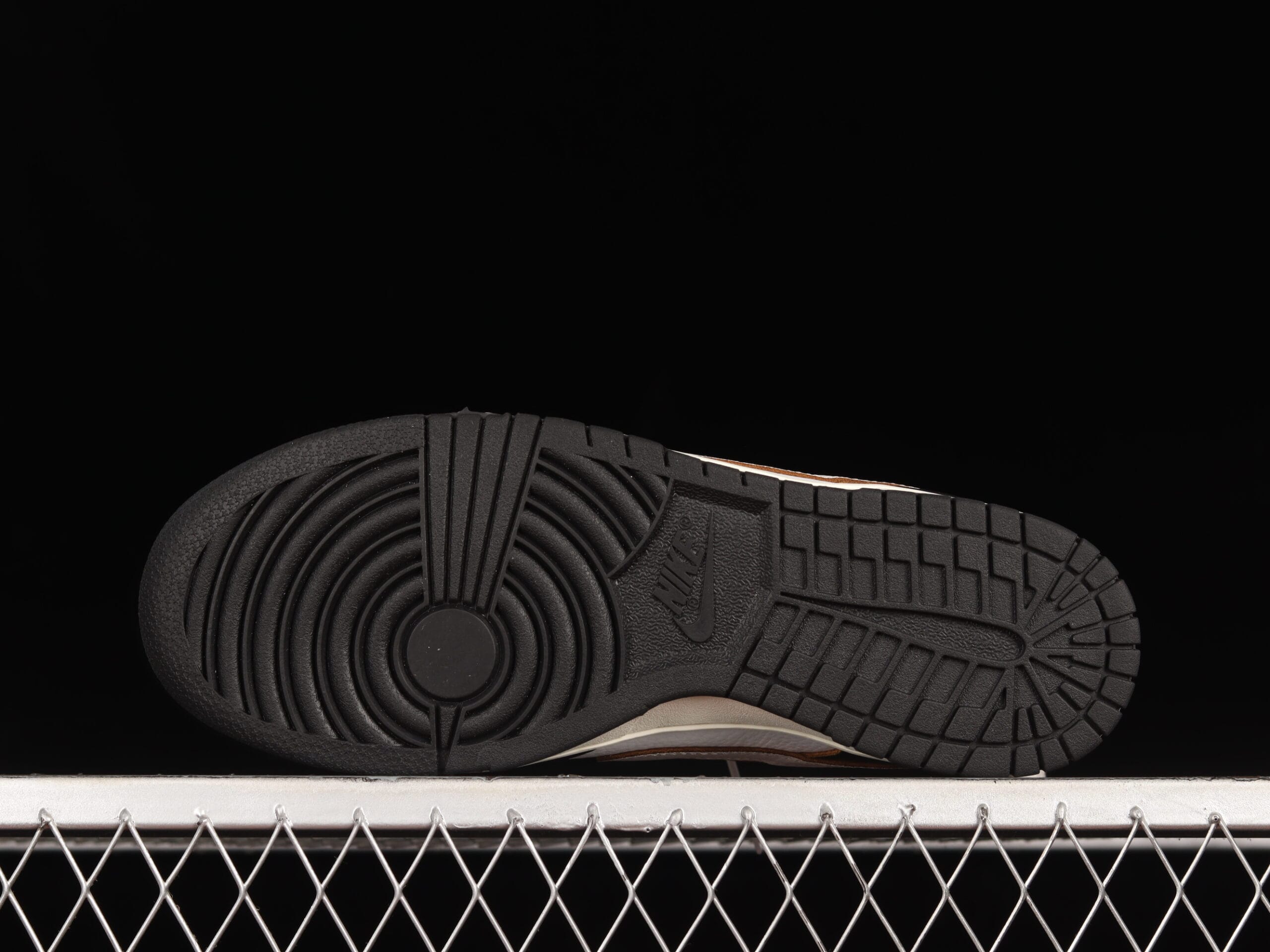 HUF x Nike SB Dunk Low “San Francisco”