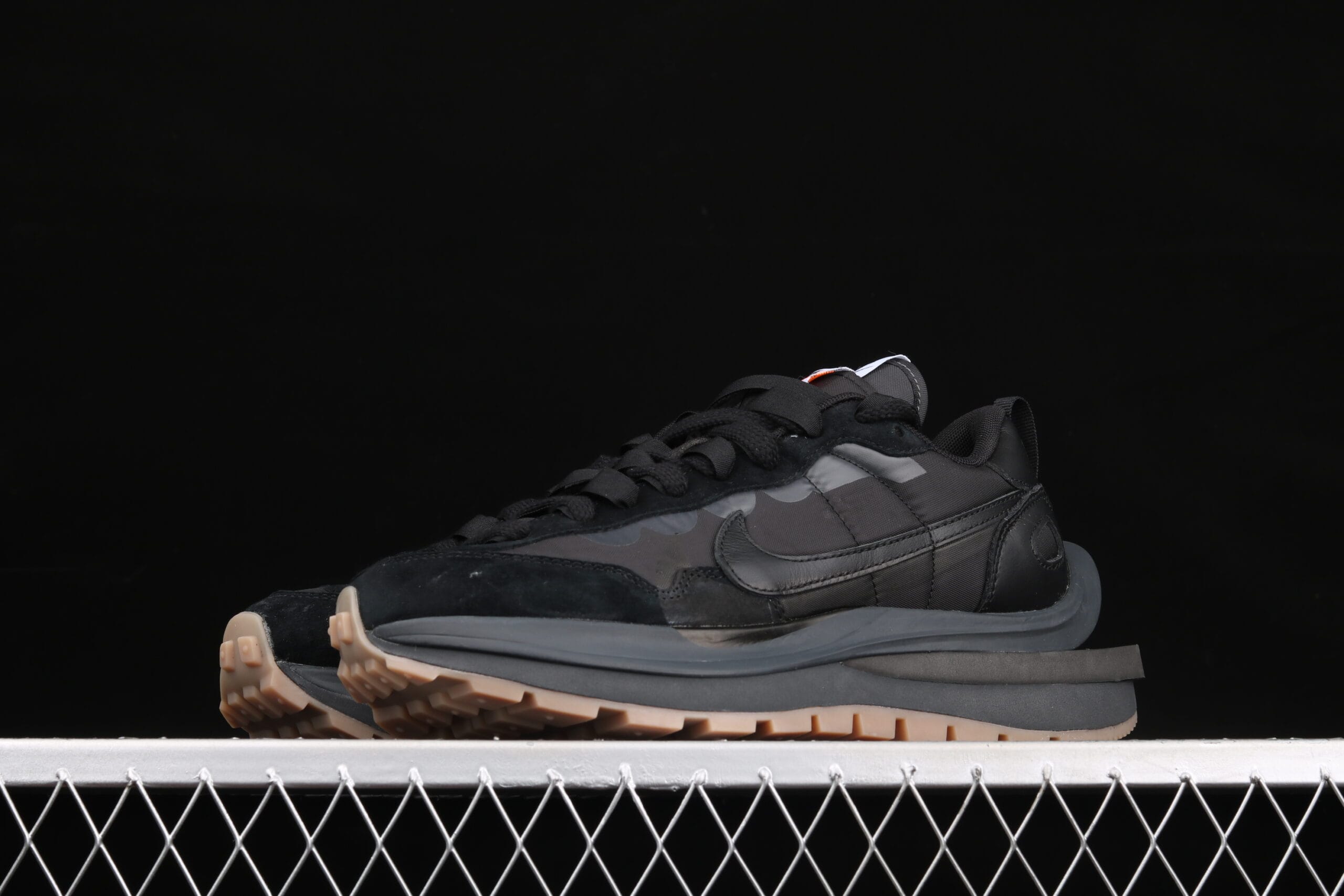 Nike Vaporwaffle, Sacai Black Gum