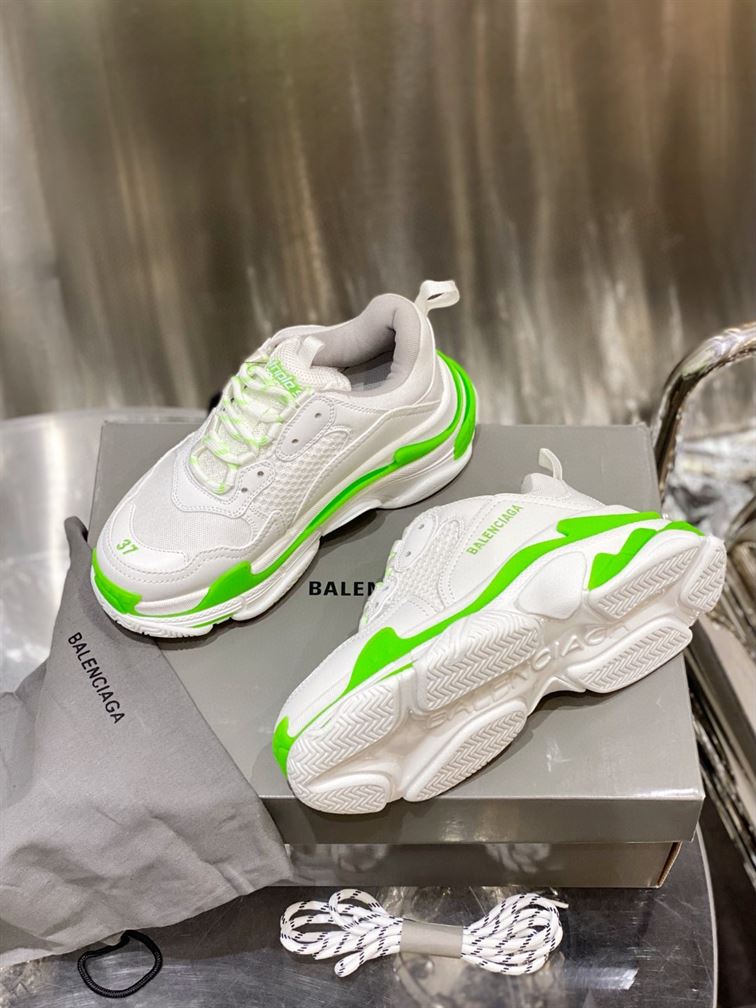 BALENCIAGA TRIPLE S 1.0 SNEAKERS IN WHITE AND GREEN – BLA022