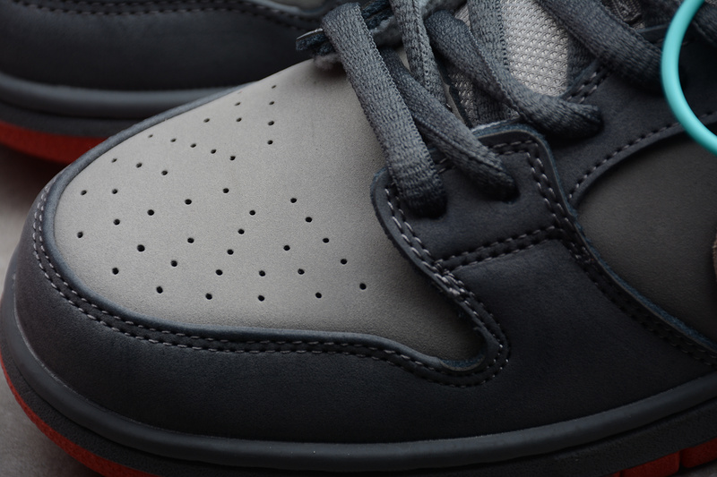 Nike SB Dunk Low Staple NYC Pigeon