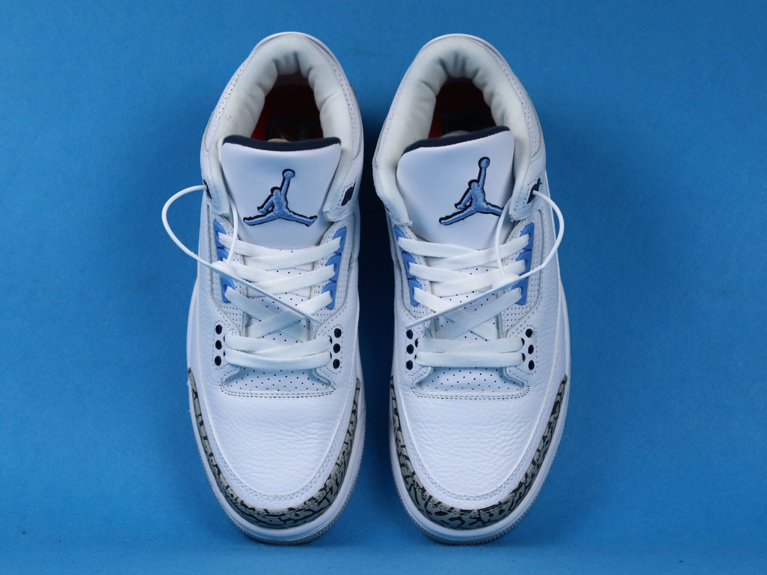 Air Jordan 3 Retro UNC 2020