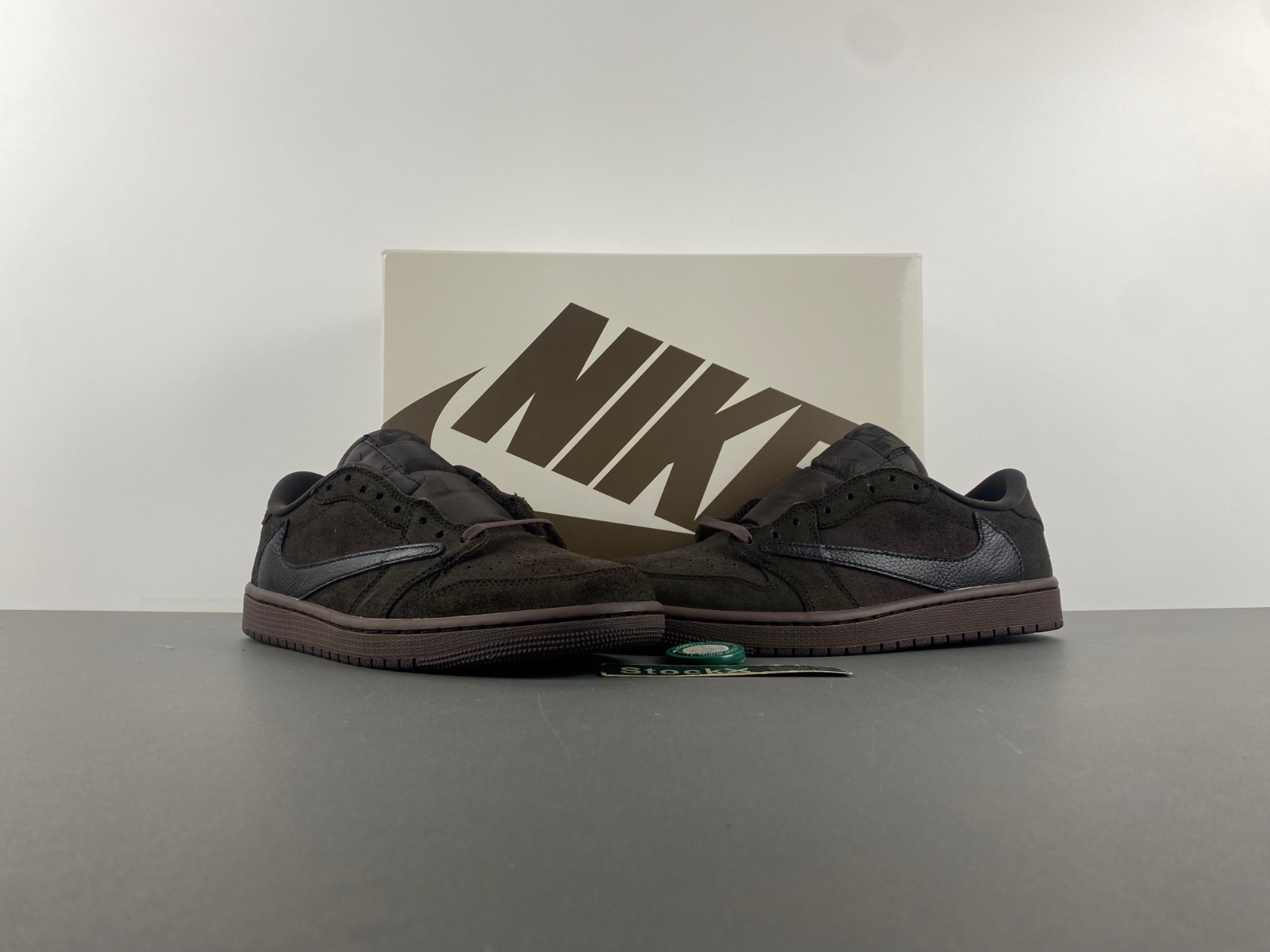 Travis Scott x Air Jordan 1 Retro Low OG SP Velvet Brown