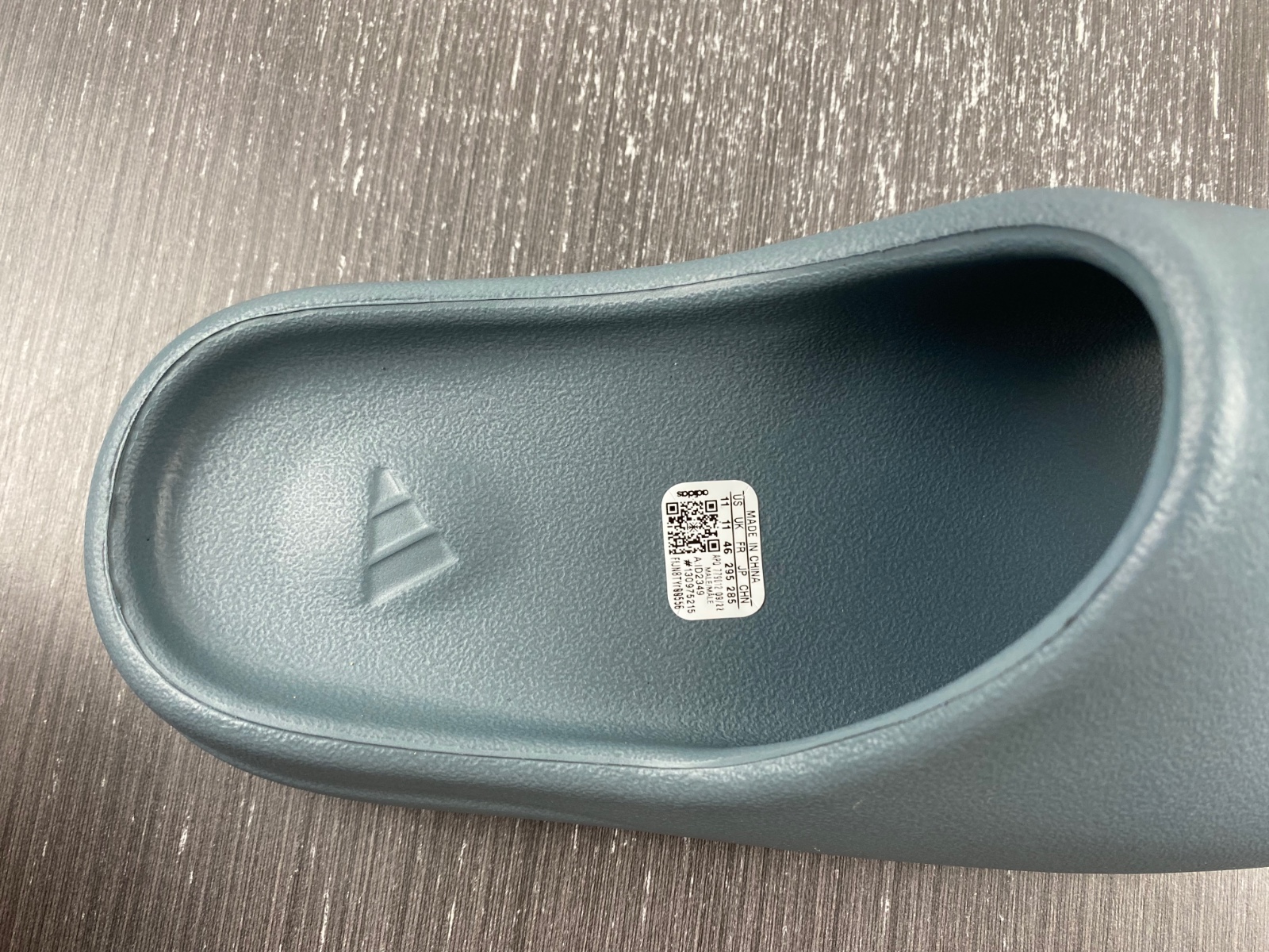 YEEZY SLIDE “Slate Marine”