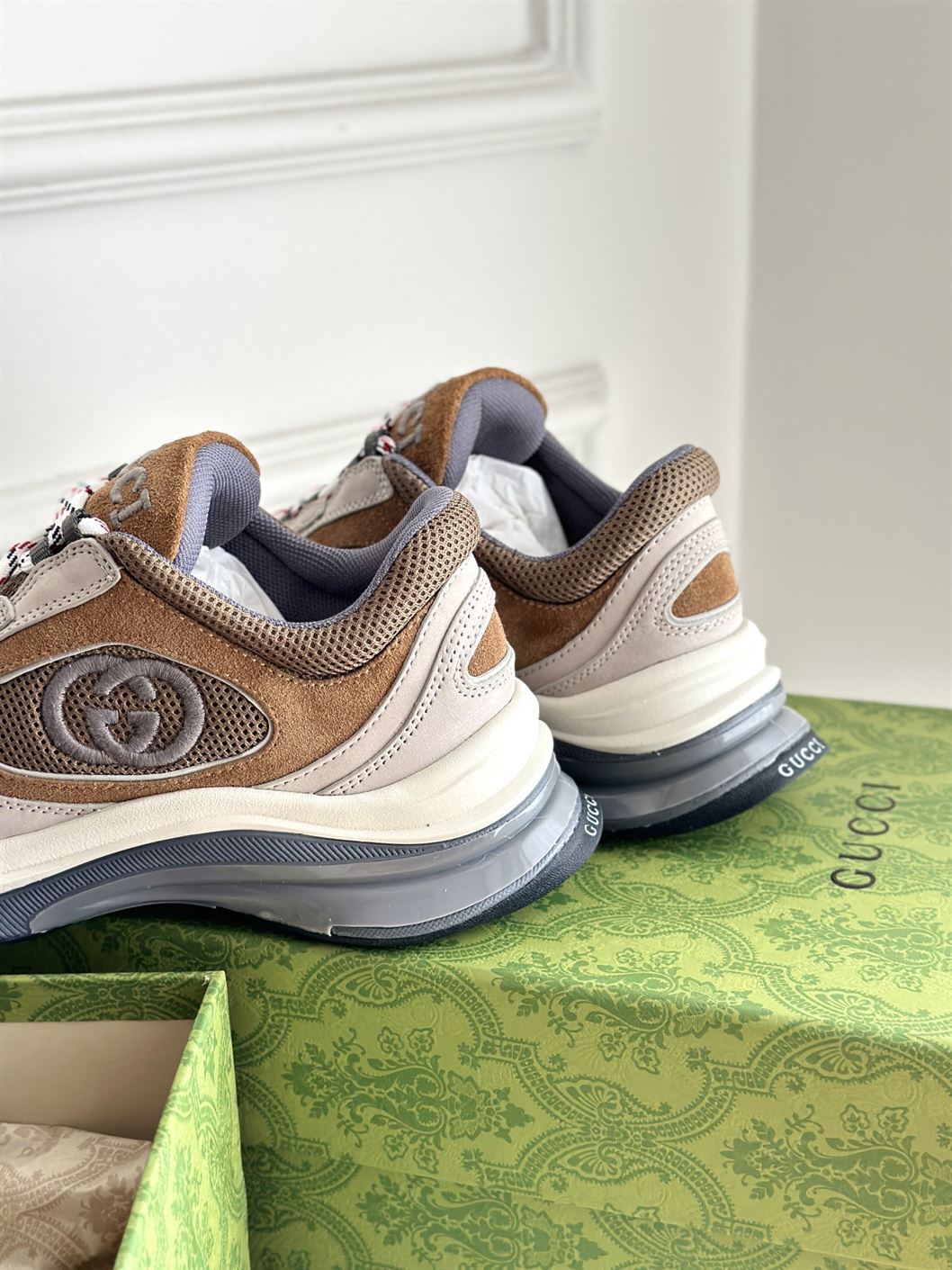 GUCCI RUN SNEAKER LIGHT GREY SUEDE – GCC115