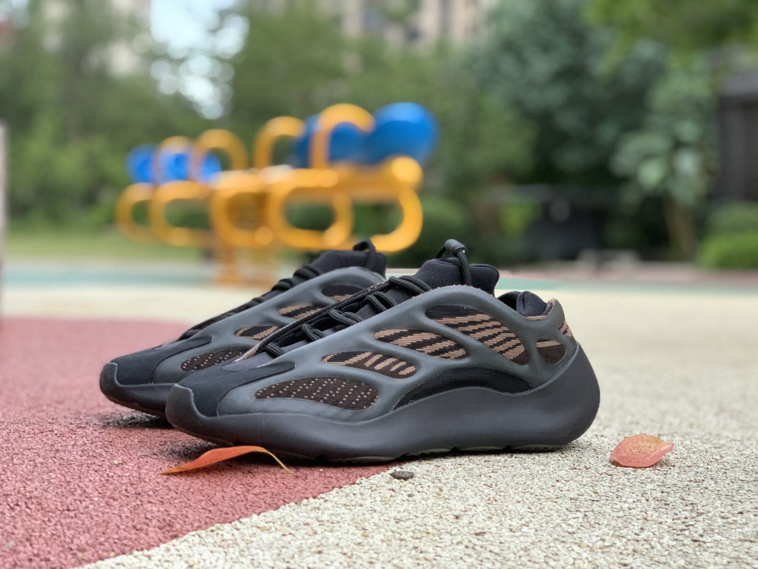 adidas Yeezy 700 V3 Clay Brown