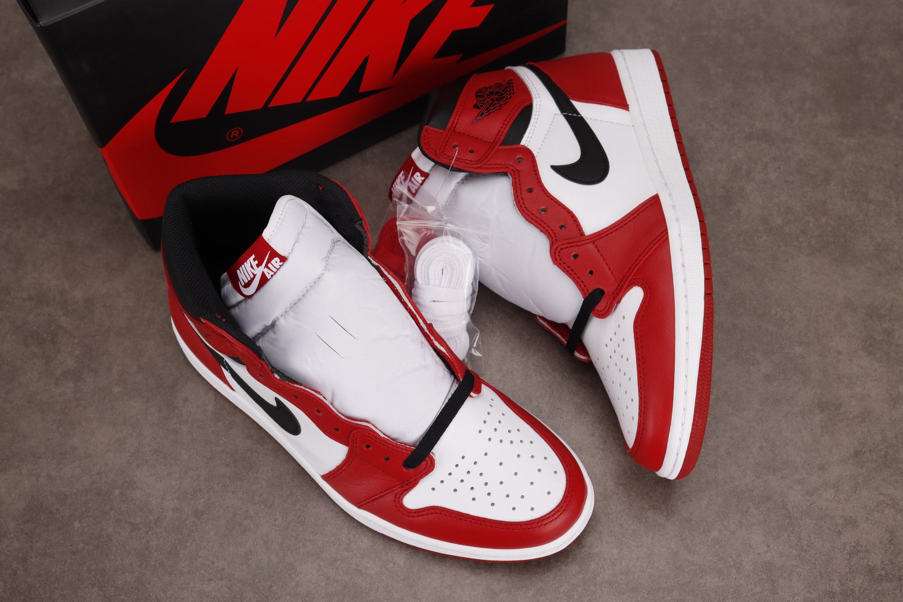 Replica Air Jordan 1 Retro Chicago