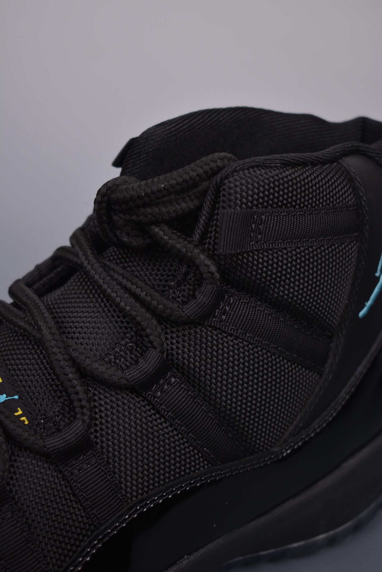 Air Jordan 11 Retro Gamma Blue